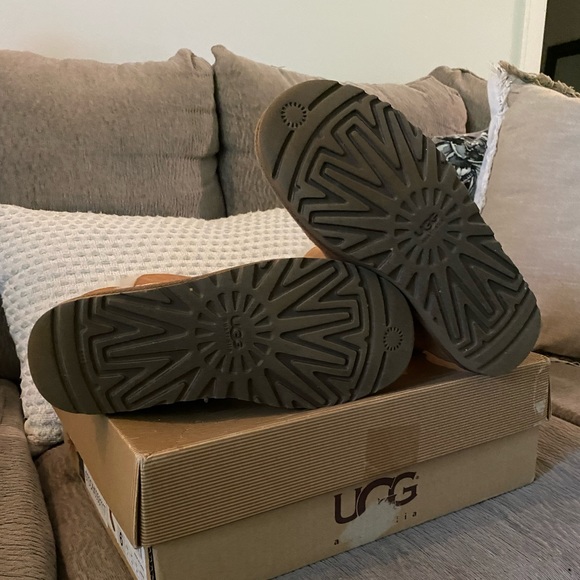 Ugg Bailey Button Size 6 ✨ - Picture 12 of 12